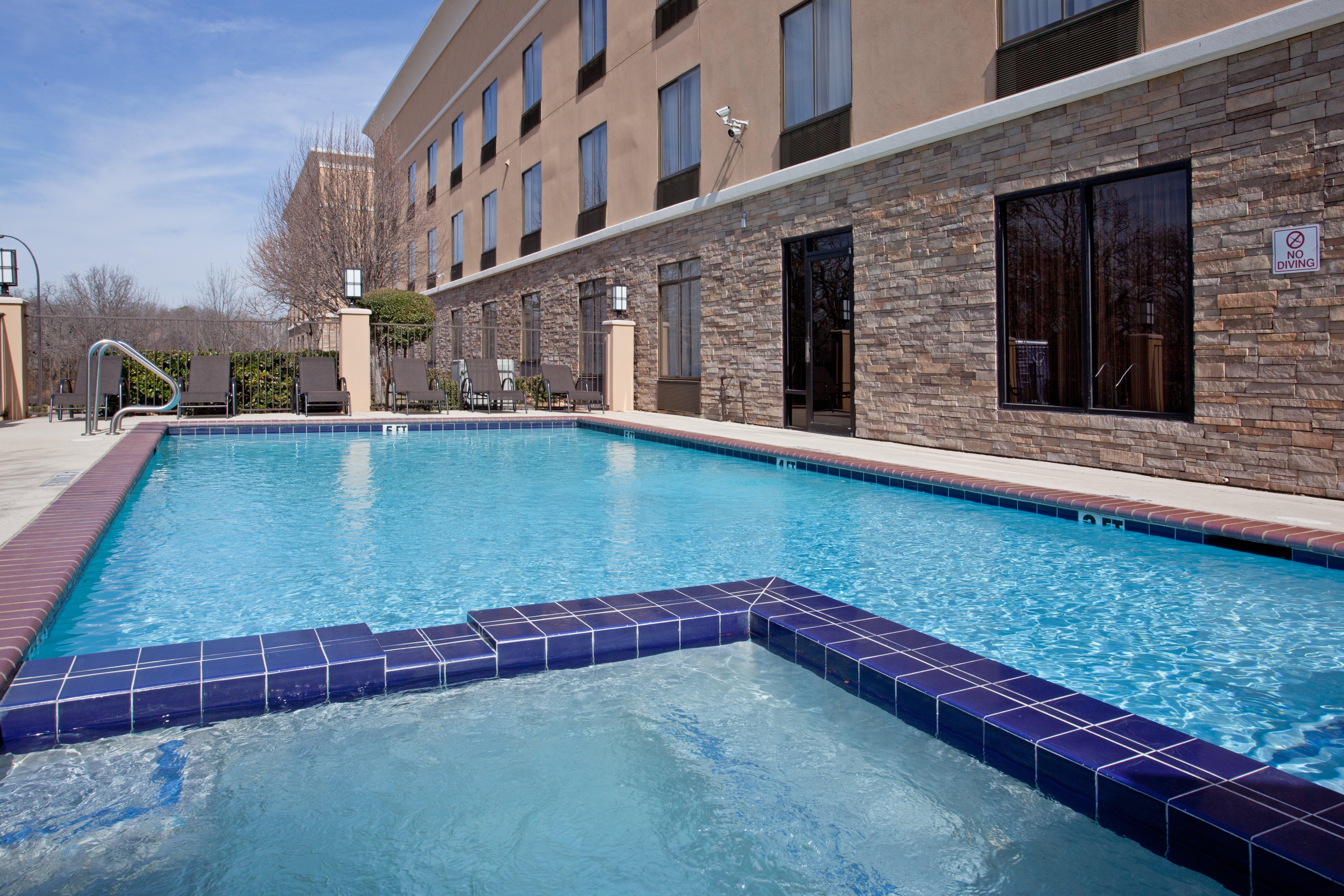 Holiday Inn Express Arlington Interstate 20 Parks Mall By Ihg Exterior foto